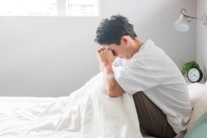 中折れの原因と対策法は？放置することのリスクや気になる女性の本音もご紹介